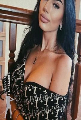 Zina Escort Napoli
