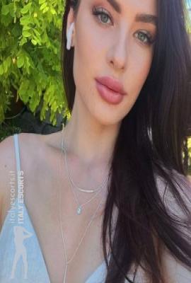 Adriana Escort Milan